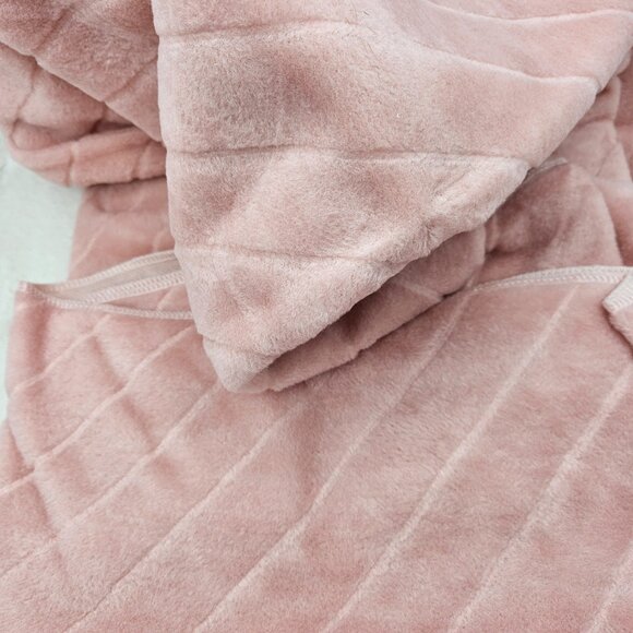 Celine Pink Blanket - Picture 16 of 17